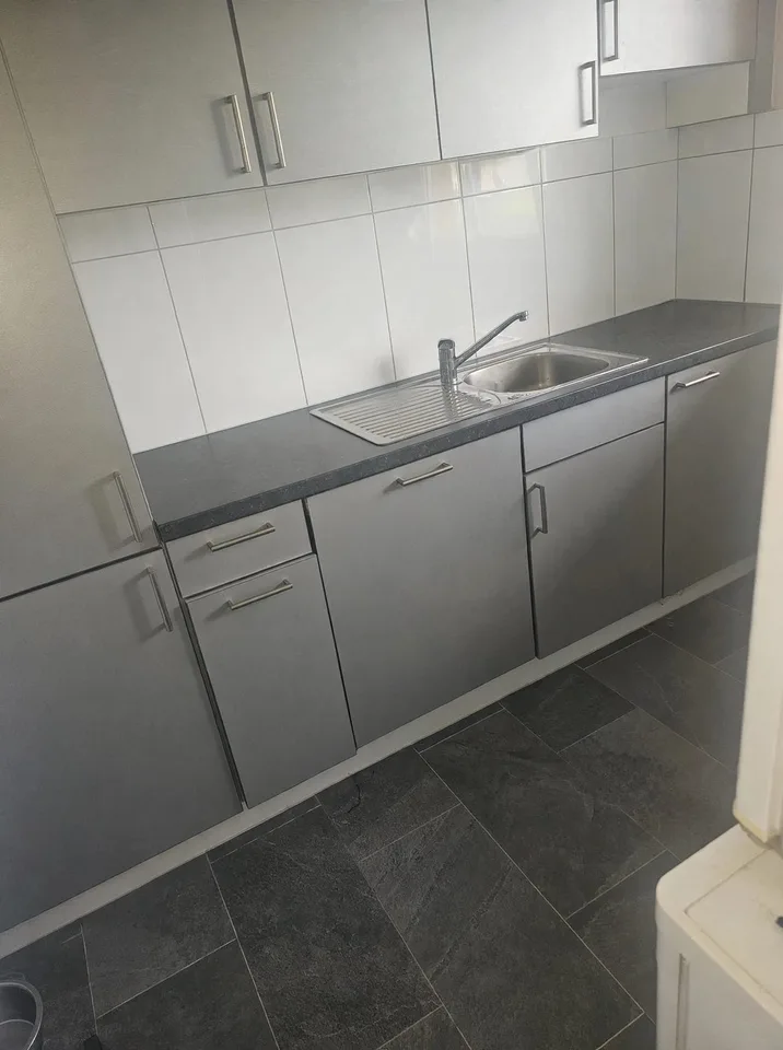 Schönne Wohnung 4 1/2 Zimmer Sucht Neuen Mieter