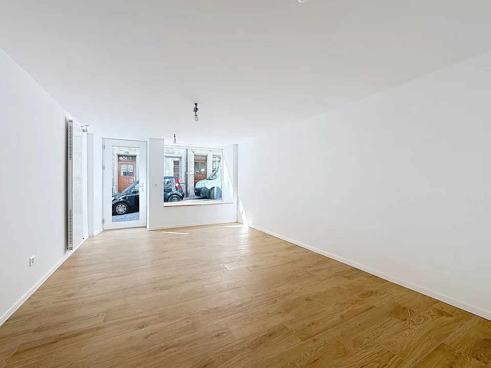 Spazio commerciale di 60m² nel cuore di un quartiere storico di Friburgo! – foto 3 di 5