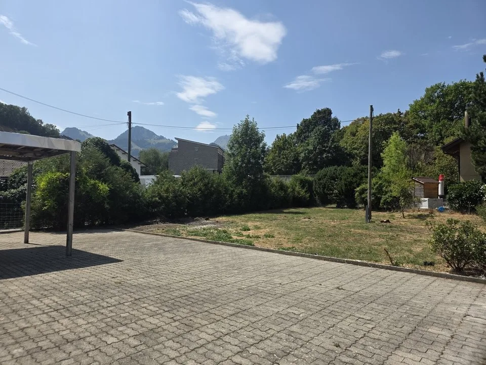 Appartement 5.5 pièces à CHF 1'850.--mois c.c et parking compris