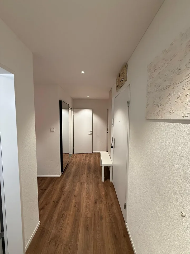 Zimmer in ruhiger Wohngemeinschaft nahe Rhein – hundeliebende Mitbewohnerin gesucht