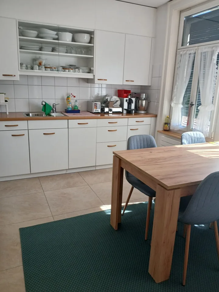 Schöne 2.5-Zimmer-Wohnung im 3. OG mit Balkon und Parkplatz