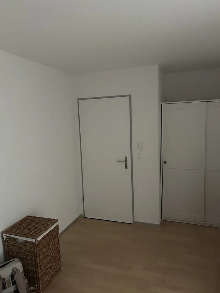 Nachmieterin für WG-Zimmer in Wallisellen gesucht (nur für Frauen) 🏡