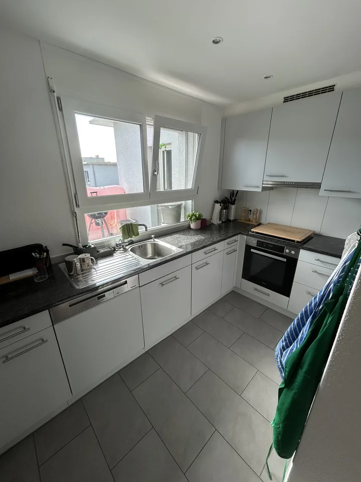 Nachmieterin für WG-Zimmer in Wallisellen gesucht (nur für Frauen) 🏡