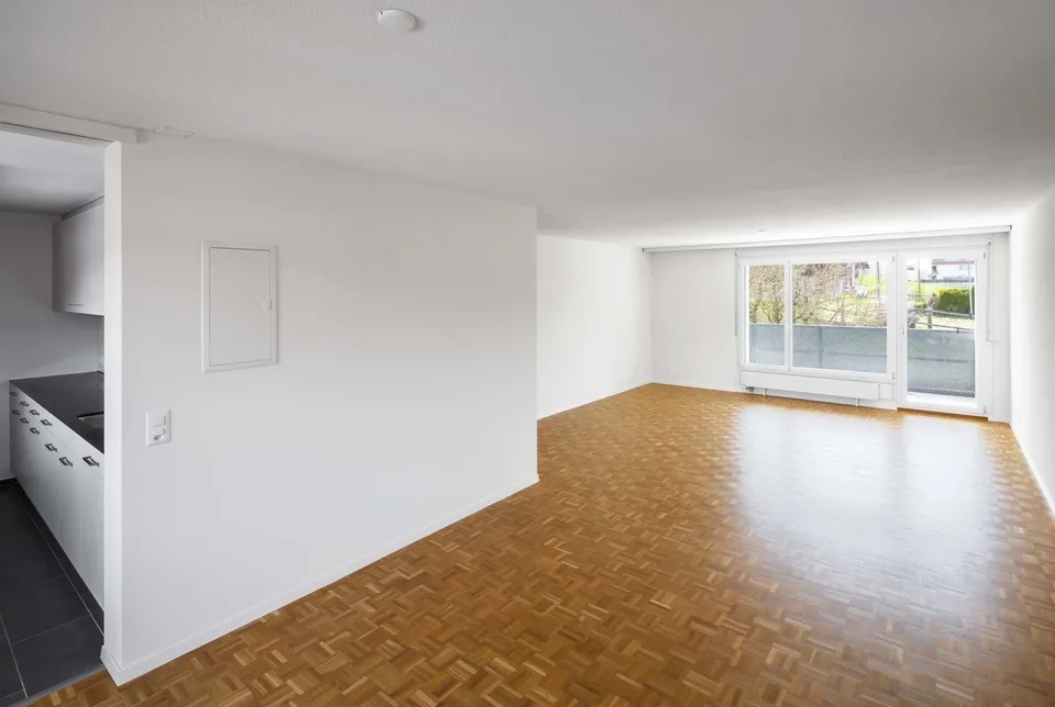 Grosszügige 3.5-Zimmerwohnung in Menzingen zu vermieten