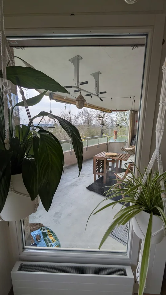 Helles 15.6 m² WG-Zimmer in grosszügiger 125 m² Wohnung in Ittigen 🏡🐈