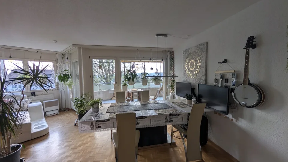 Helles 15.6 m² WG-Zimmer in grosszügiger 125 m² Wohnung in Ittigen 🏡🐈