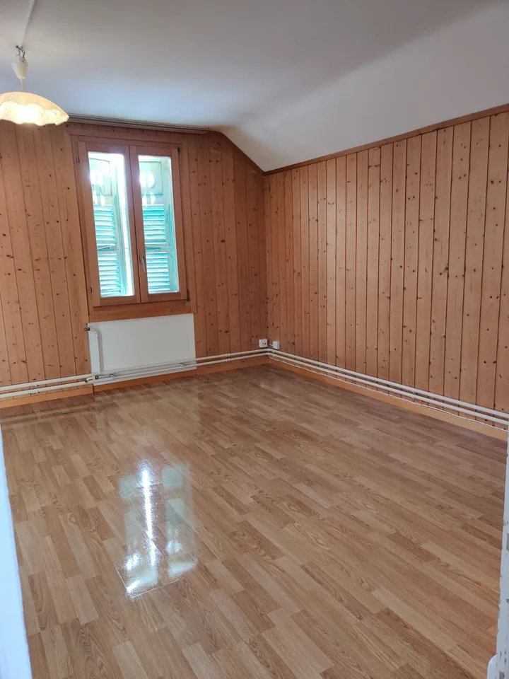 Gemütliche 3.5-Zimmer-Altbauwohnung mit viel Holzcharme & grosser Terrasse