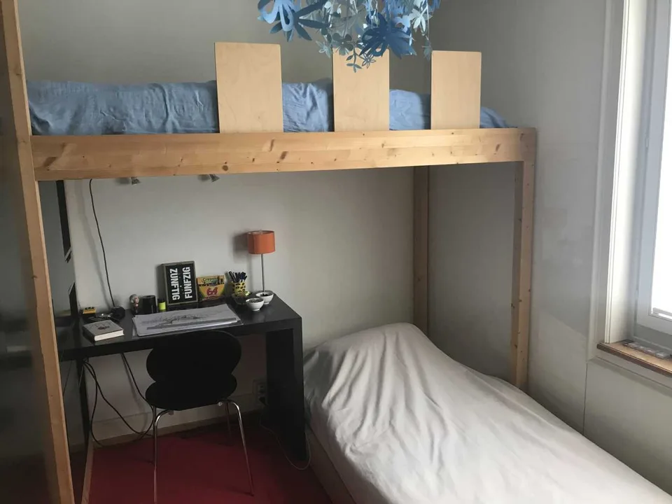 Ruhige, helle Wohnung in Seenähe und an S-Bahn