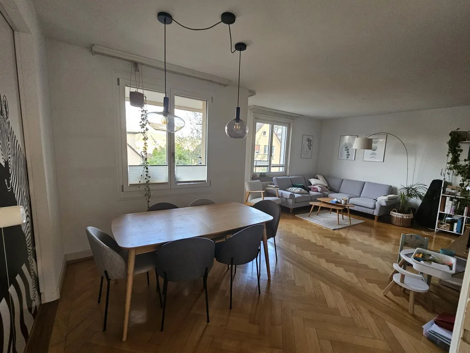 Ruhige, helle Wohnung in Seenähe und an S-Bahn