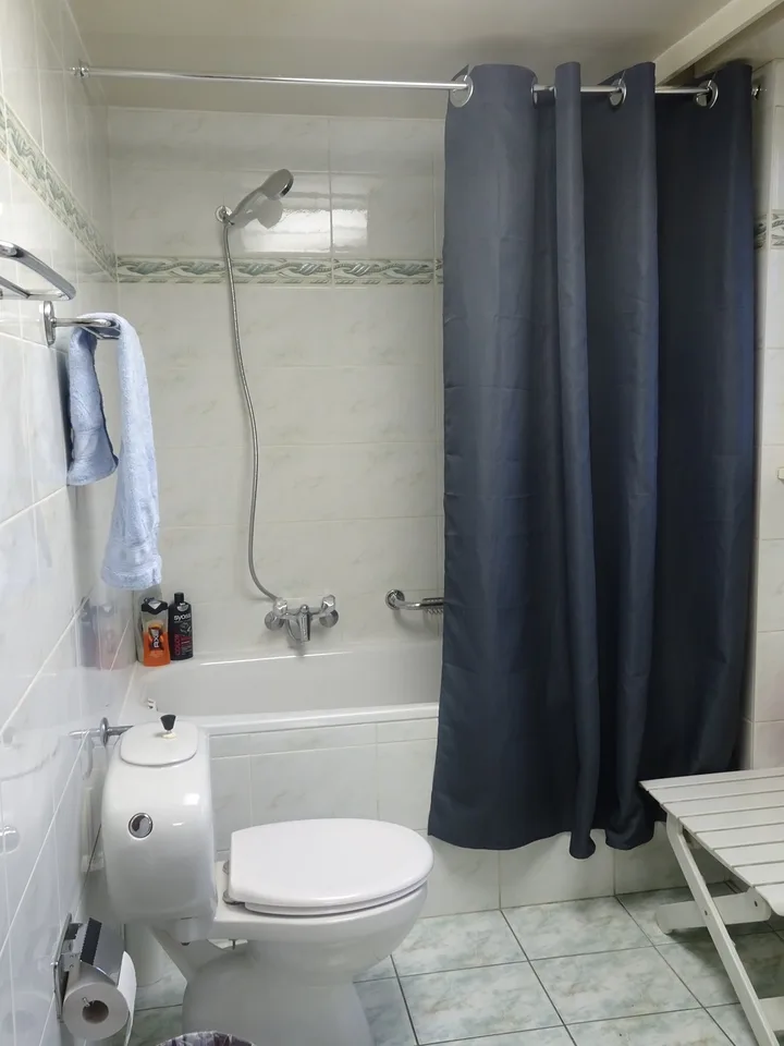 Charming room in Chambésy – CHF 1,200/month, Utilities Included