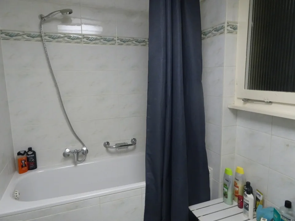 Charming room in Chambésy – CHF 1,200/month, Utilities Included
