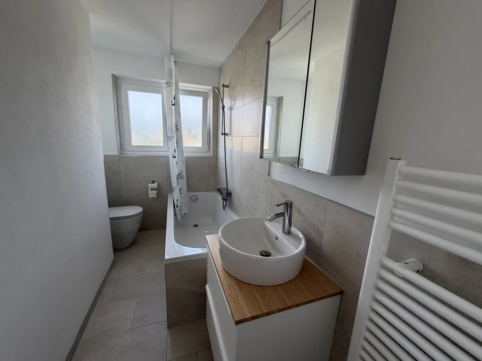 Appartement mansardé de 3,5 pièces confortable avec 2 balcons & local de stockage à 5033 Buchs AG