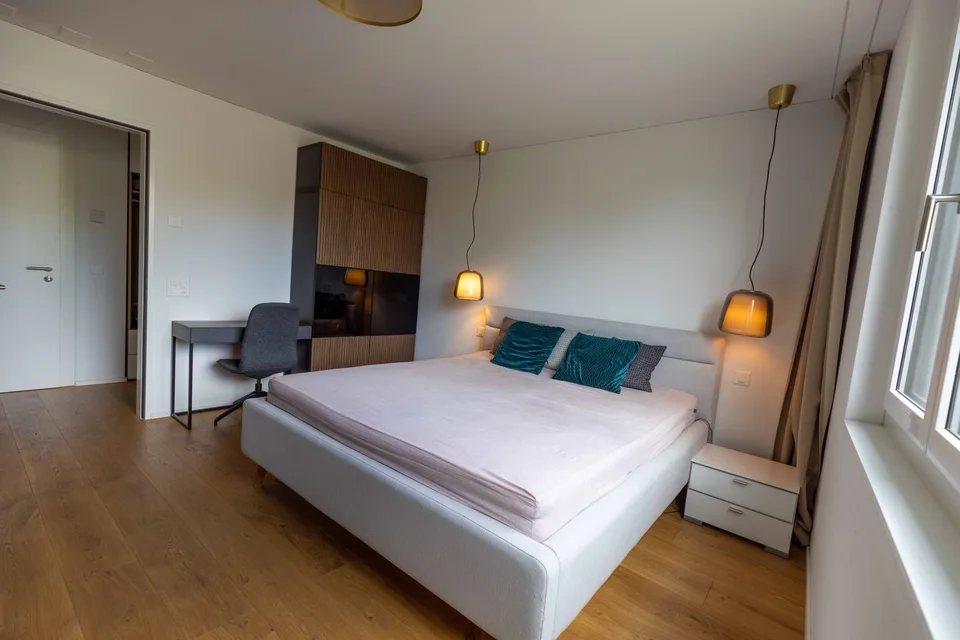 Modern room with private bathroom (en suite), with a garden & terrace – 20 min from Zurich HB