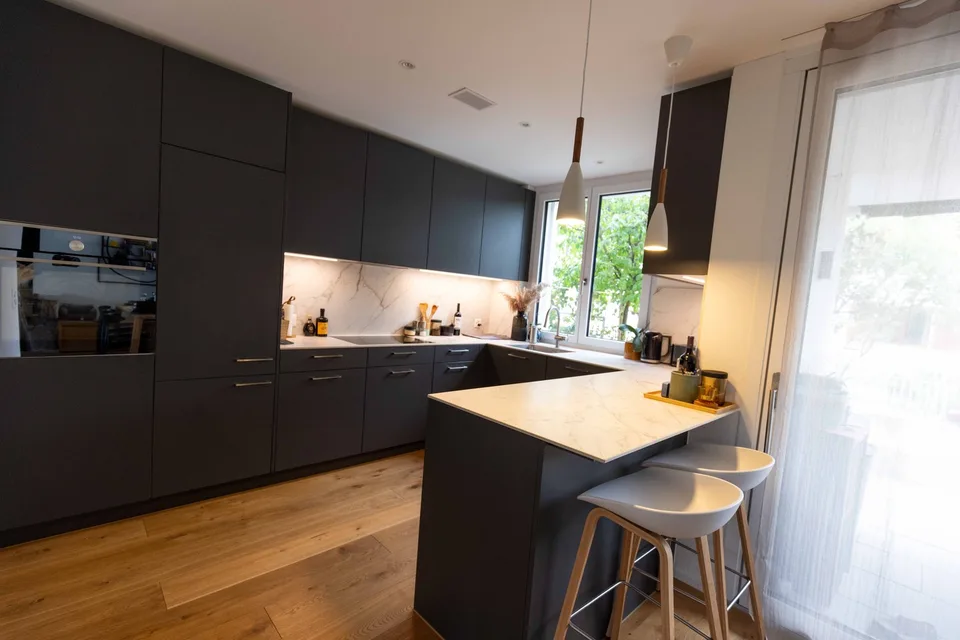 Modern room with private bathroom (en suite), with a garden & terrace – 20 min from Zurich HB
