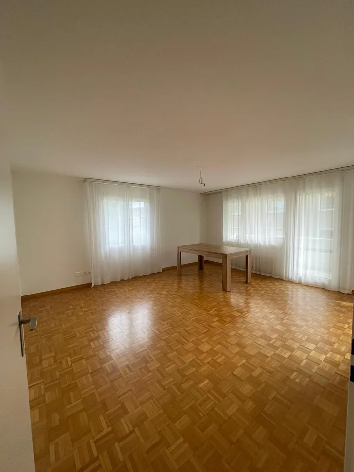Teilmöblierte 2.5-Zimmer-Wohnung im 1. OG in Rotkreuz – befristet 16.9 - 30.11.2026