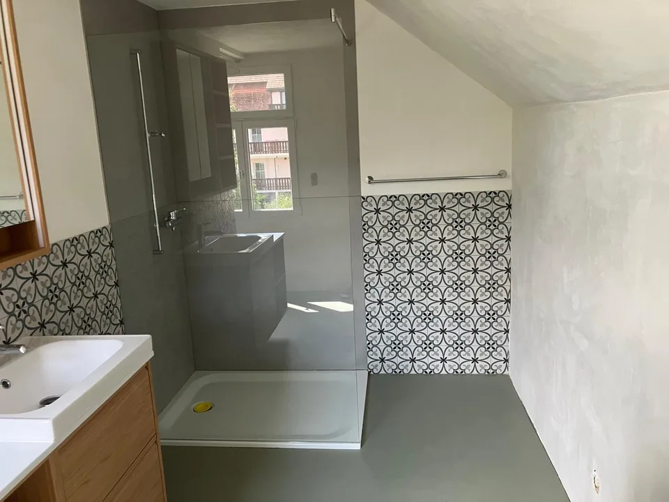 Erstbezug nach Sanierung: Charmante 3.5-Zi.-Wohnung