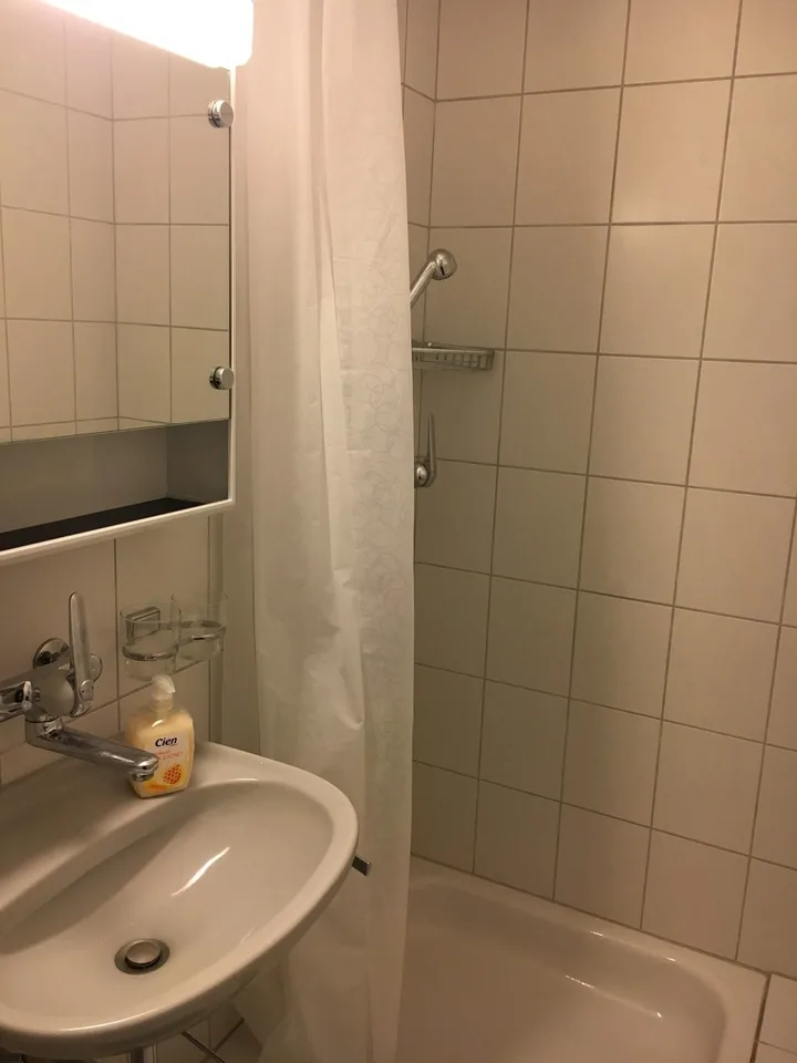 Einzelzimmer im WG, Neuenhof