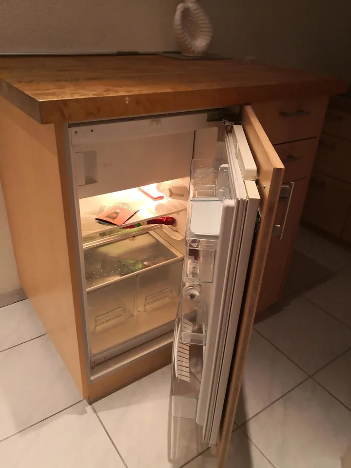 WG-Zimmer, aber mehr eine Einliegerwohnung, das ganze Haus kann/soll mitgenutzt werden