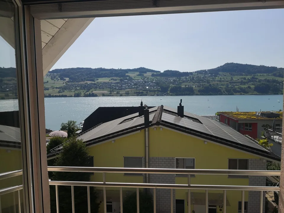 WG-Zimmer, aber mehr eine Einliegerwohnung, das ganze Haus kann/soll mitgenutzt werden