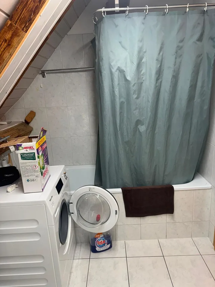 Nachmieter/in gesucht: Charmante 4.5-Zimmer-Dachwohnung in Knonau