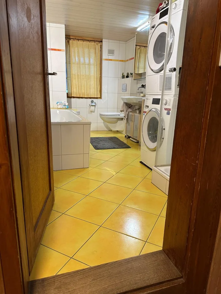 Zwei Zimmer frei in gemeinschaftlicher WG auf Hof in Schwarzenburg Nähe Bern
