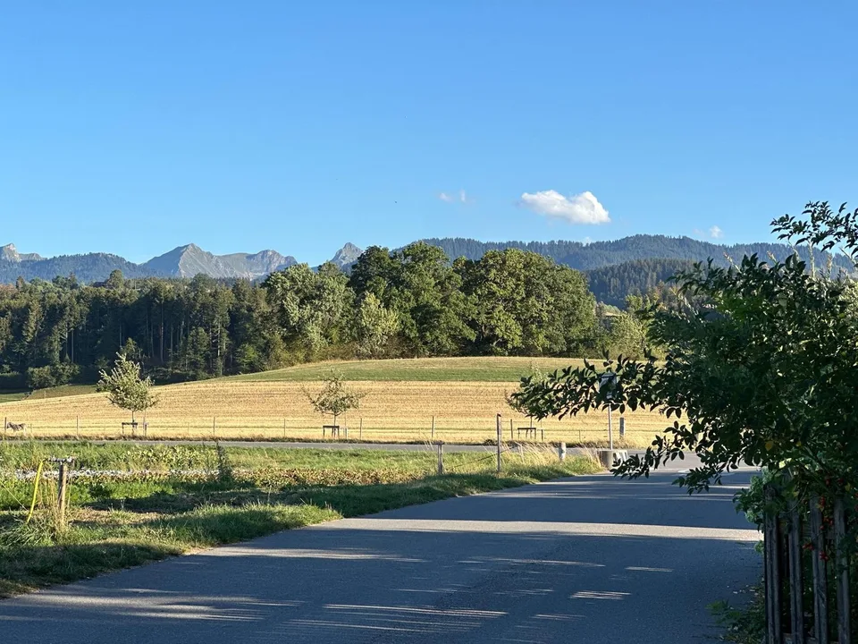 Zwei Zimmer frei in gemeinschaftlicher WG auf Hof in Schwarzenburg Nähe Bern
