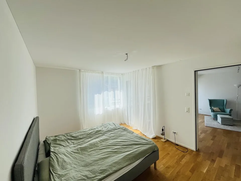 Moderne 2.5-Zimmer-Wohnung mit Balkon & eigenem Waschturm