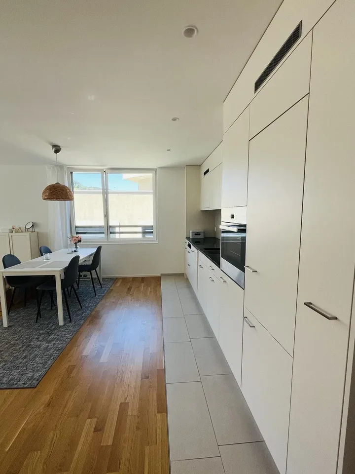 Moderne 2.5-Zimmer-Wohnung mit Balkon & eigenem Waschturm