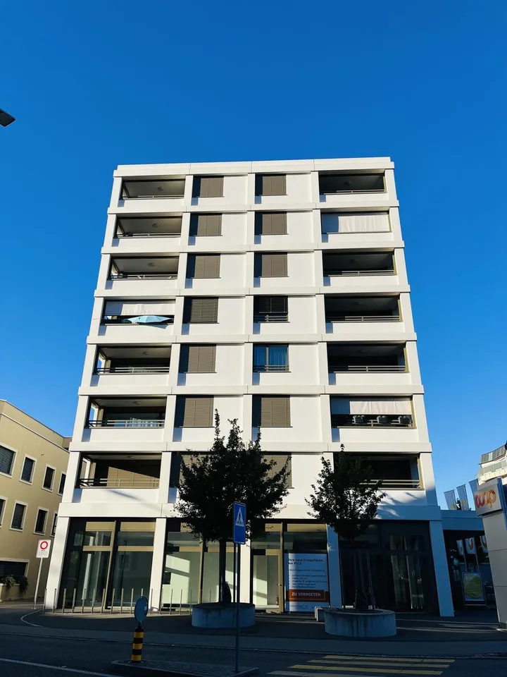 Moderne 2.5-Zimmer-Wohnung mit Balkon & eigenem Waschturm