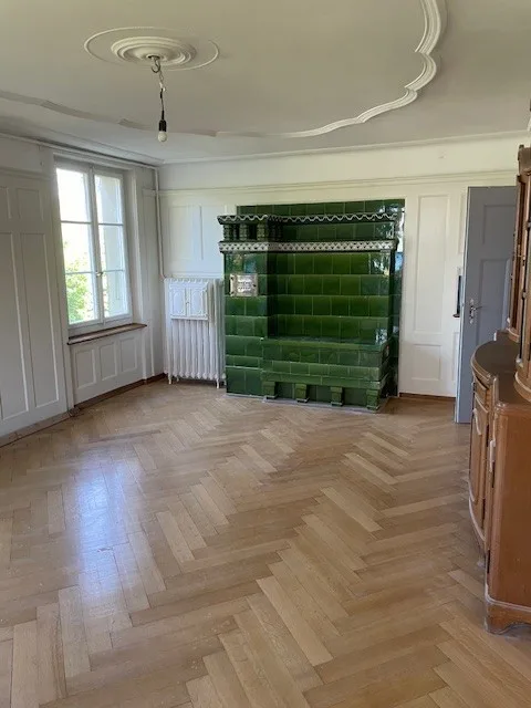 Repräsentativer Statthalterstock im Dorfkern von Schüpfen zu vermieten