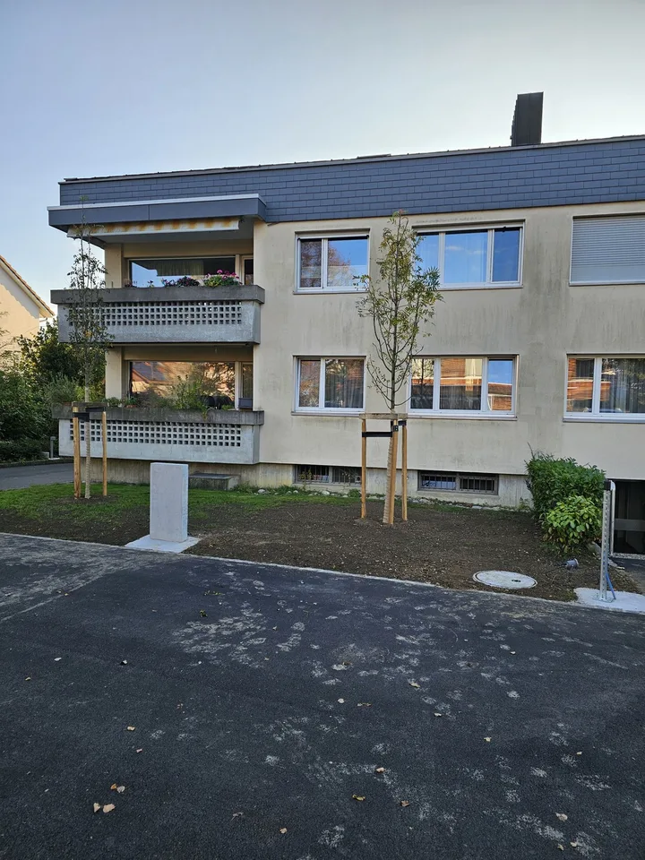 Helle moderne 1.5‑Zimmer‑Wohnung mit Wintergarten – 81 m² – neu renoviert 2025