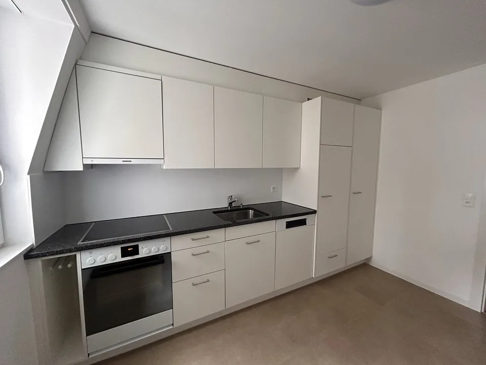 Bel appartement 5 pièces avec poêle à cheminée à louer – photo 4 sur 10