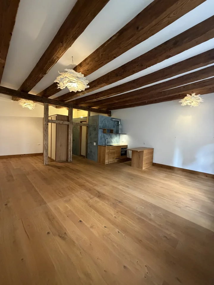 60 m² Neubau-Studio mit 4 m hohen Decken – Foto 10 von 12