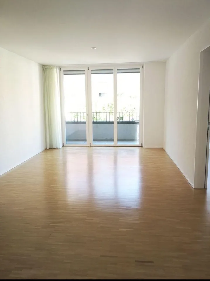 Moderne 2,5 Zimmer-Wohnung in Glattbrugg