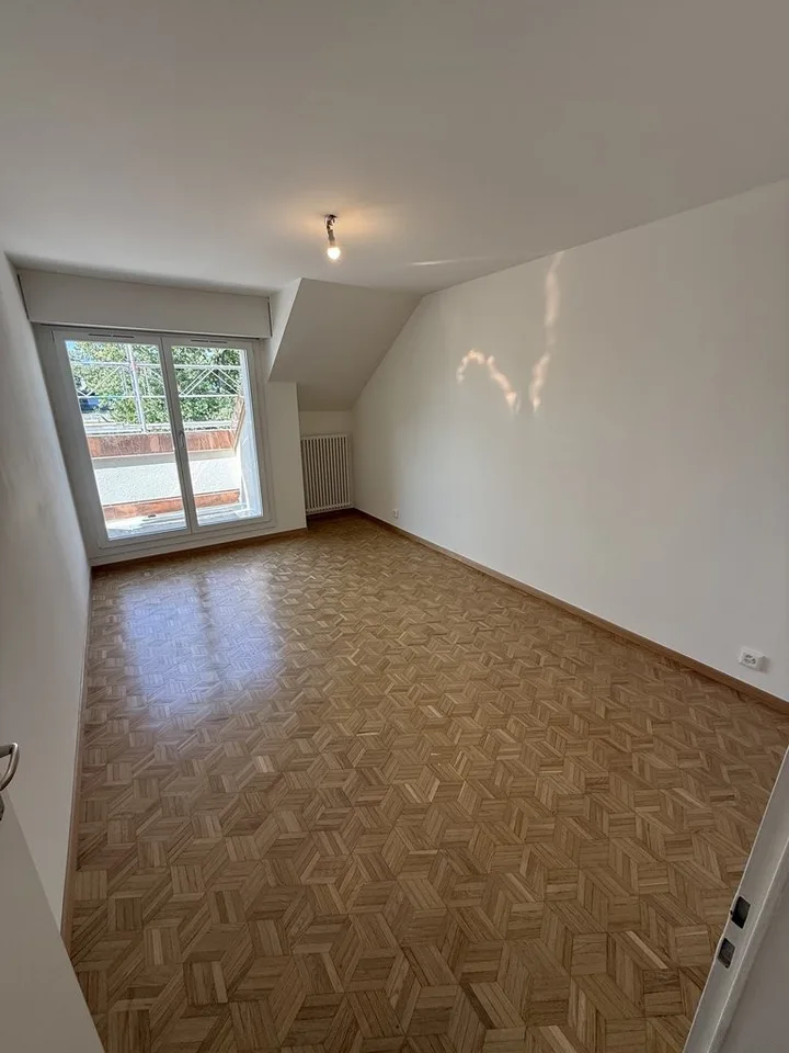 Wohnung mit 3 Zimmern im 3. Stock komplett renoviert