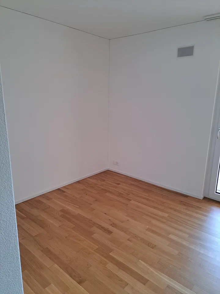 *Schöne, helle 3.5 Zimmer-Wohnung in Bettwiesen (TG) mit zwei sonnigen Balkonen*