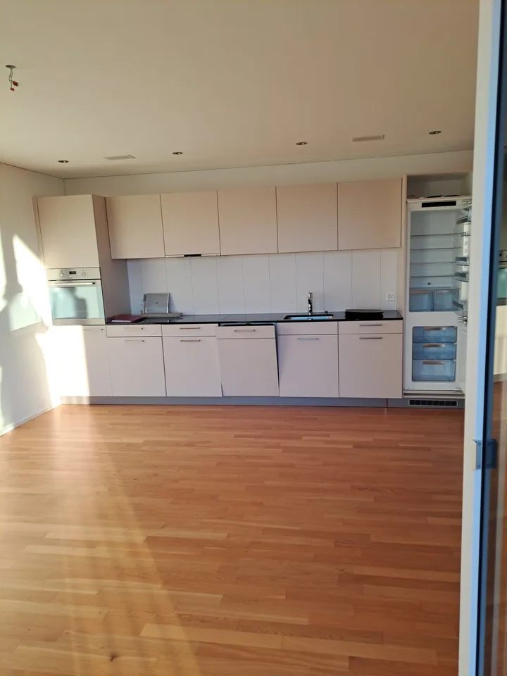 *Schöne, helle 3.5 Zimmer-Wohnung in Bettwiesen (TG) mit zwei sonnigen Balkonen*