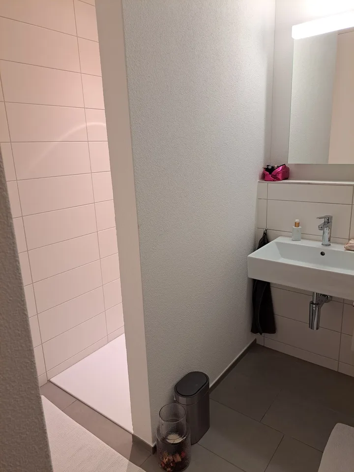 *Schöne, helle 3.5 Zimmer-Wohnung in Bettwiesen (TG) mit zwei sonnigen Balkonen*