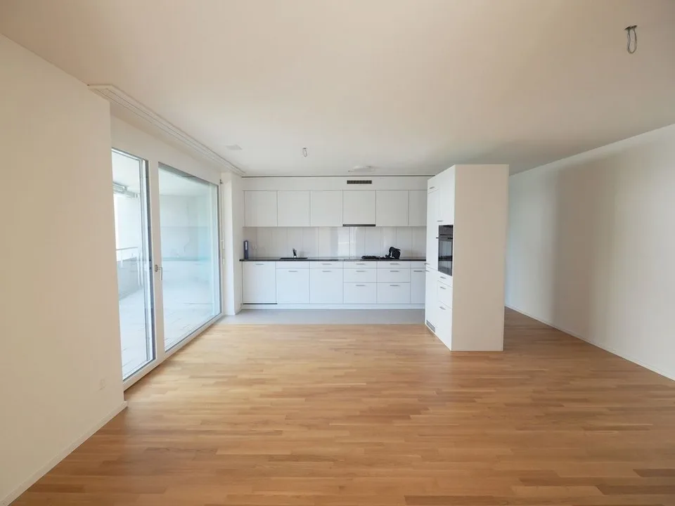 Moderne 4.5 ZW mit zwei Badezimmer und Waschturm