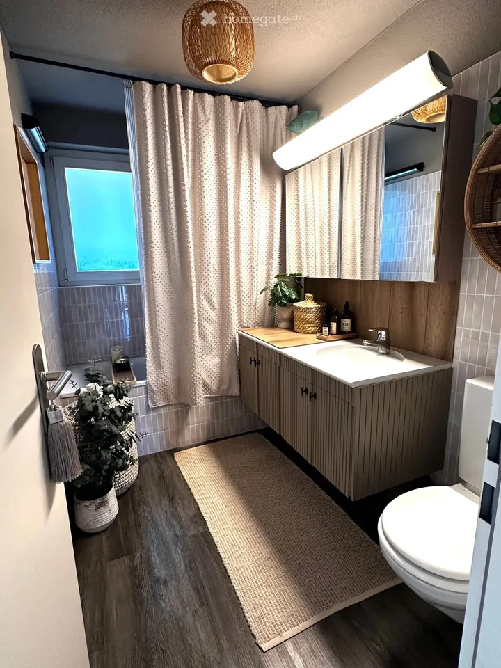 Helle und grosszügige 2½-Zimmerwohnung mit grossem Balkon in Kirchdorf AG