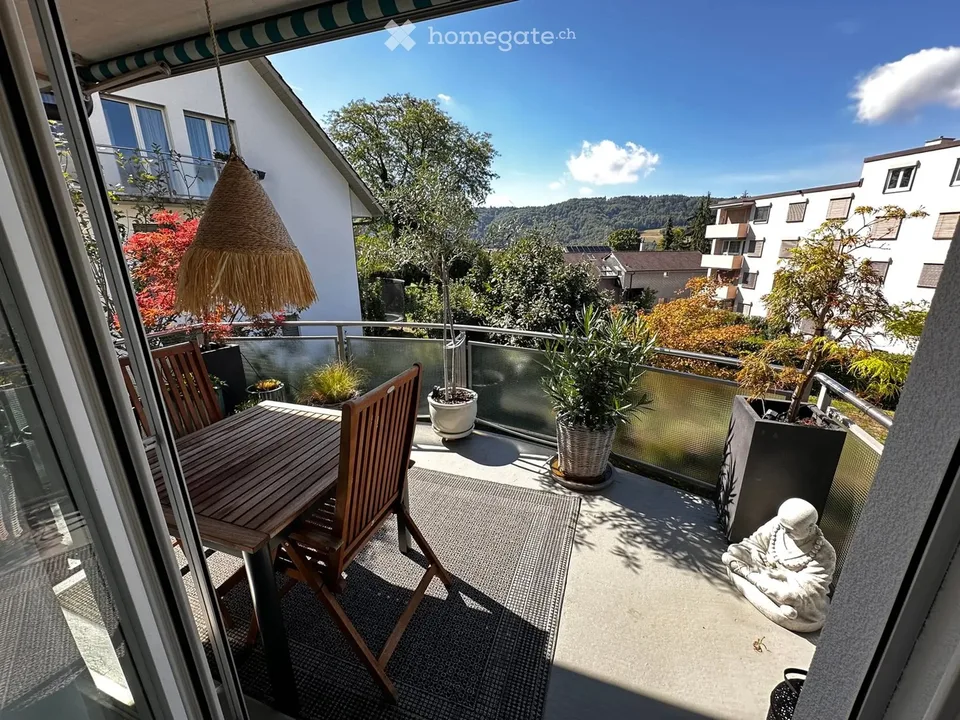 Helle und grosszügige 2½-Zimmerwohnung mit grossem Balkon in Kirchdorf AG