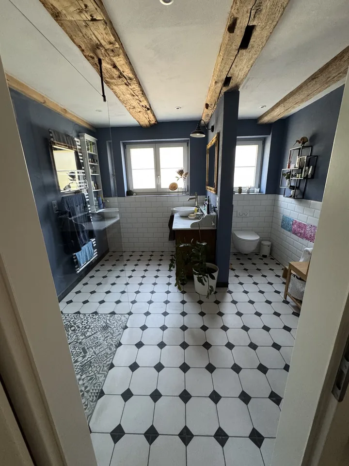 Befristet für 1 Jahr: Möbliertes Riegelhaus (>170 m²) mit Garten & Erdsondenheizung