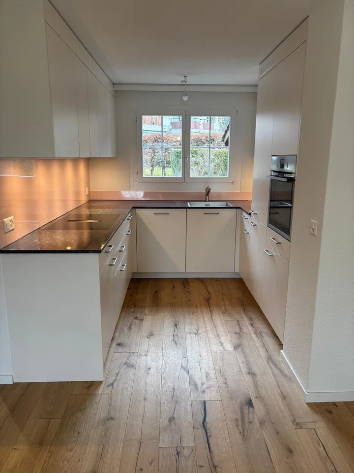 Frisch kernsaniertes, charmantes Mitteleinfamilienhaus (Baujahr 1990) im beschaulichen Turbenthal kombiniert moderne Urbanität mit dem Traum eines eigenen Hauses auf dem Land.
