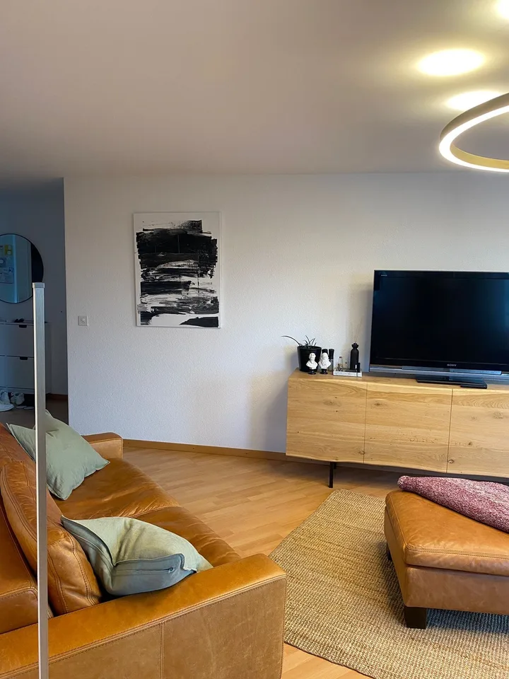 Moblierte Wohnung mit Parkplatz– Temporaere Vermietung