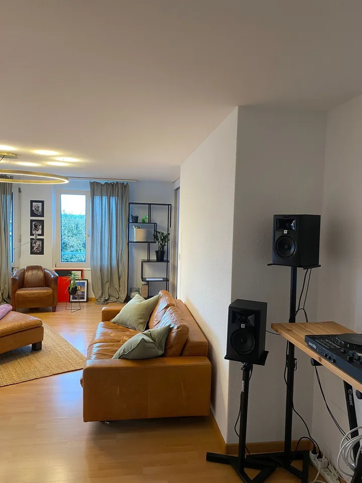 Moblierte Wohnung mit Parkplatz– Temporaere Vermietung