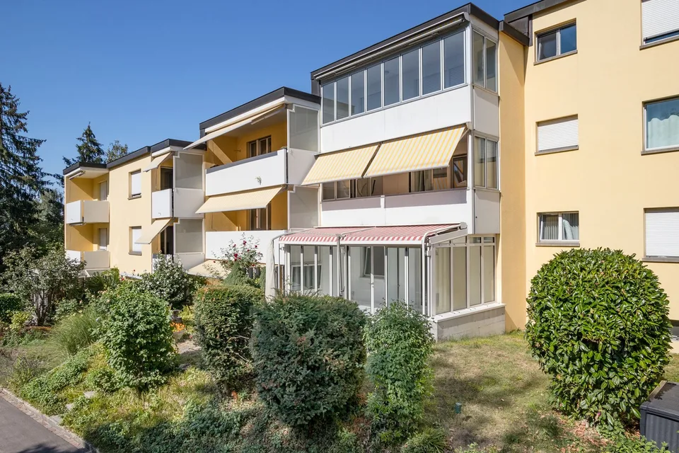 3.5-room apartment with balcony and garage in Dielsdorf