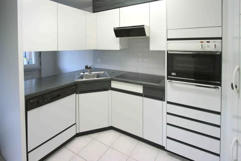 3.5-room apartment with balcony and garage in Dielsdorf
