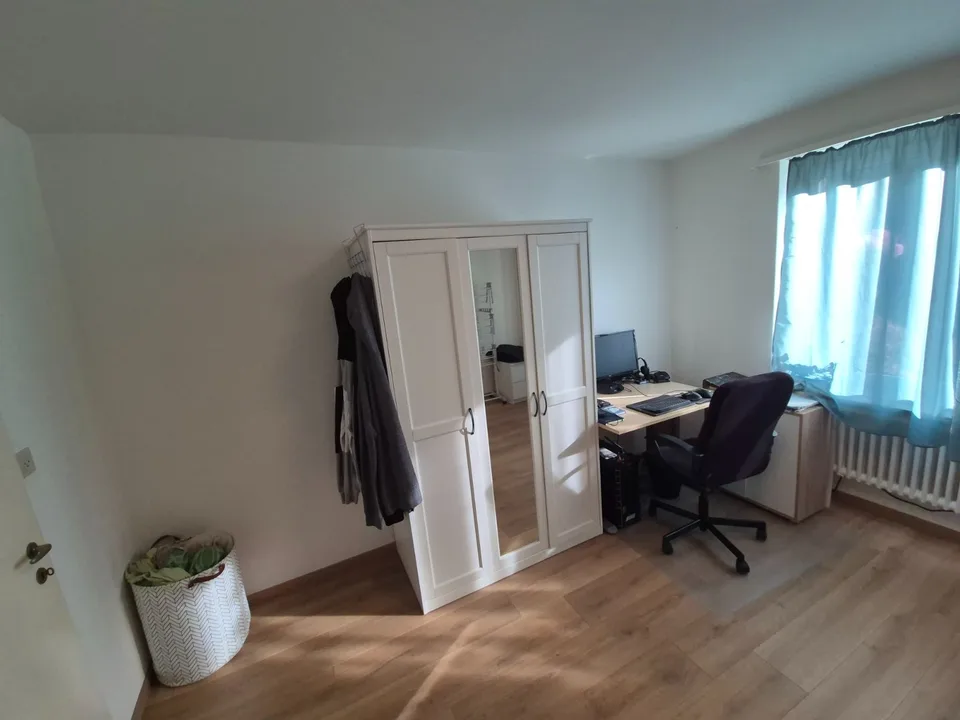 Zweieinhalb-Zimmer-Wohnung mit Balkon in Adliswil