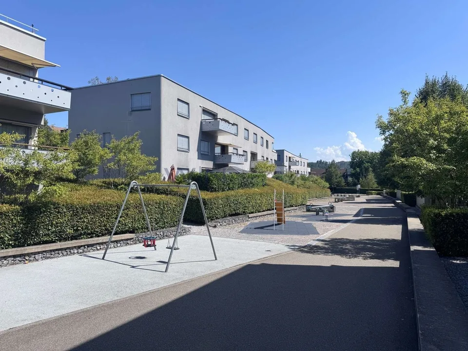 Ruhig und sonnig arbeiten in Dättnau – Foto 4 von 12