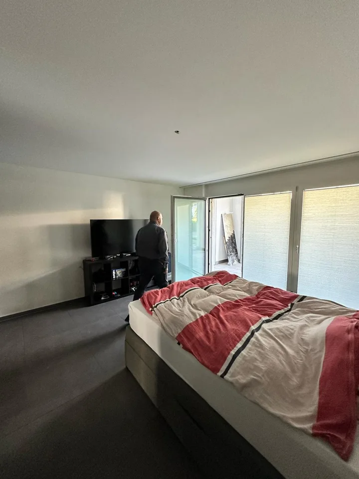 Charmant appartement de 2,5 pièces avec jardin à Richterswil